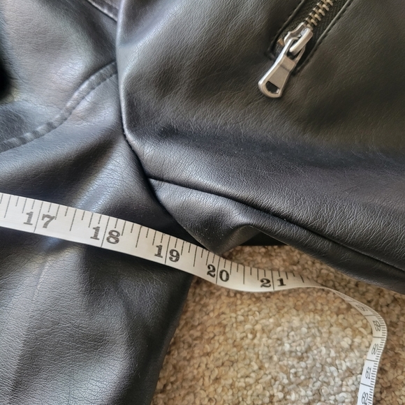 RIVERDALE South Side Serpents Faux Leather Jacket sz L - Like New - Picture 6 of 7